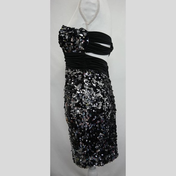 Xtraordinary Strapless, Black/Silver Flip Sequins, Bodycon Mini Cocktail Dress - Picture 3 of 4